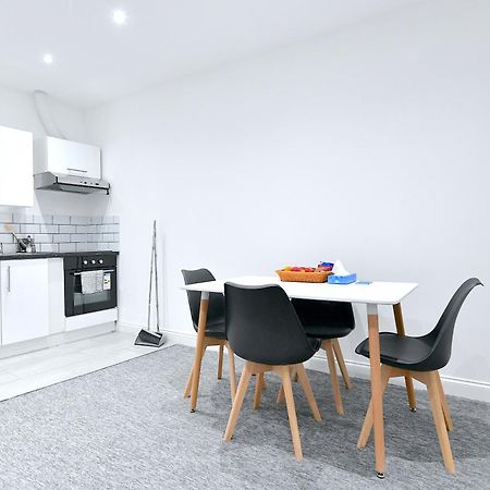 City Central Apartments Лондон Екстериор снимка
